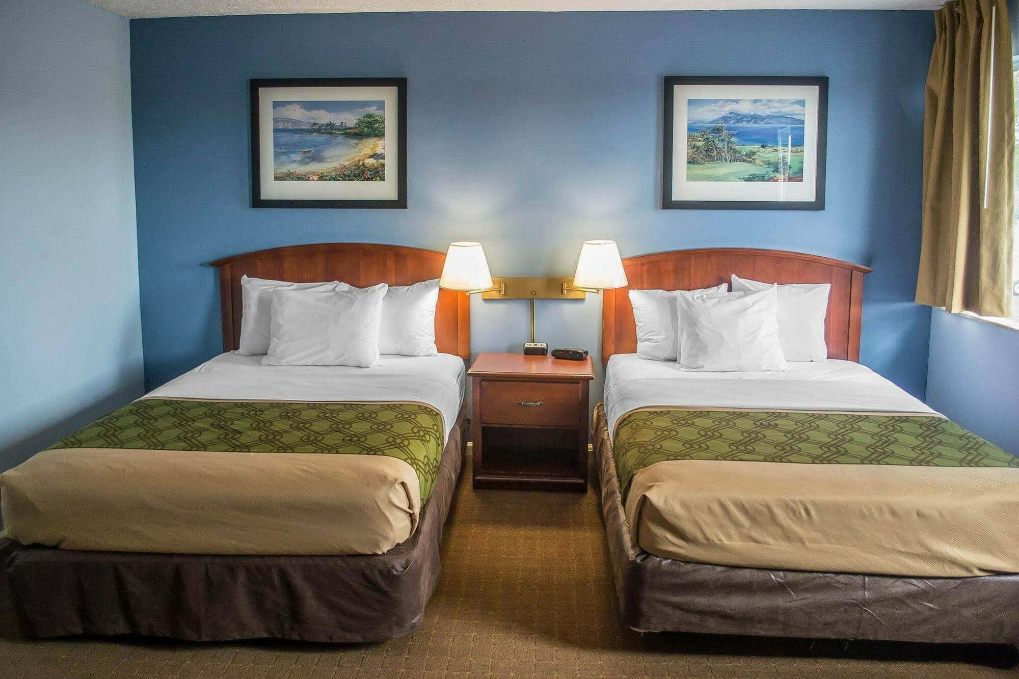 Econo Lodge Inn & Suites South Sandusky Exterior photo